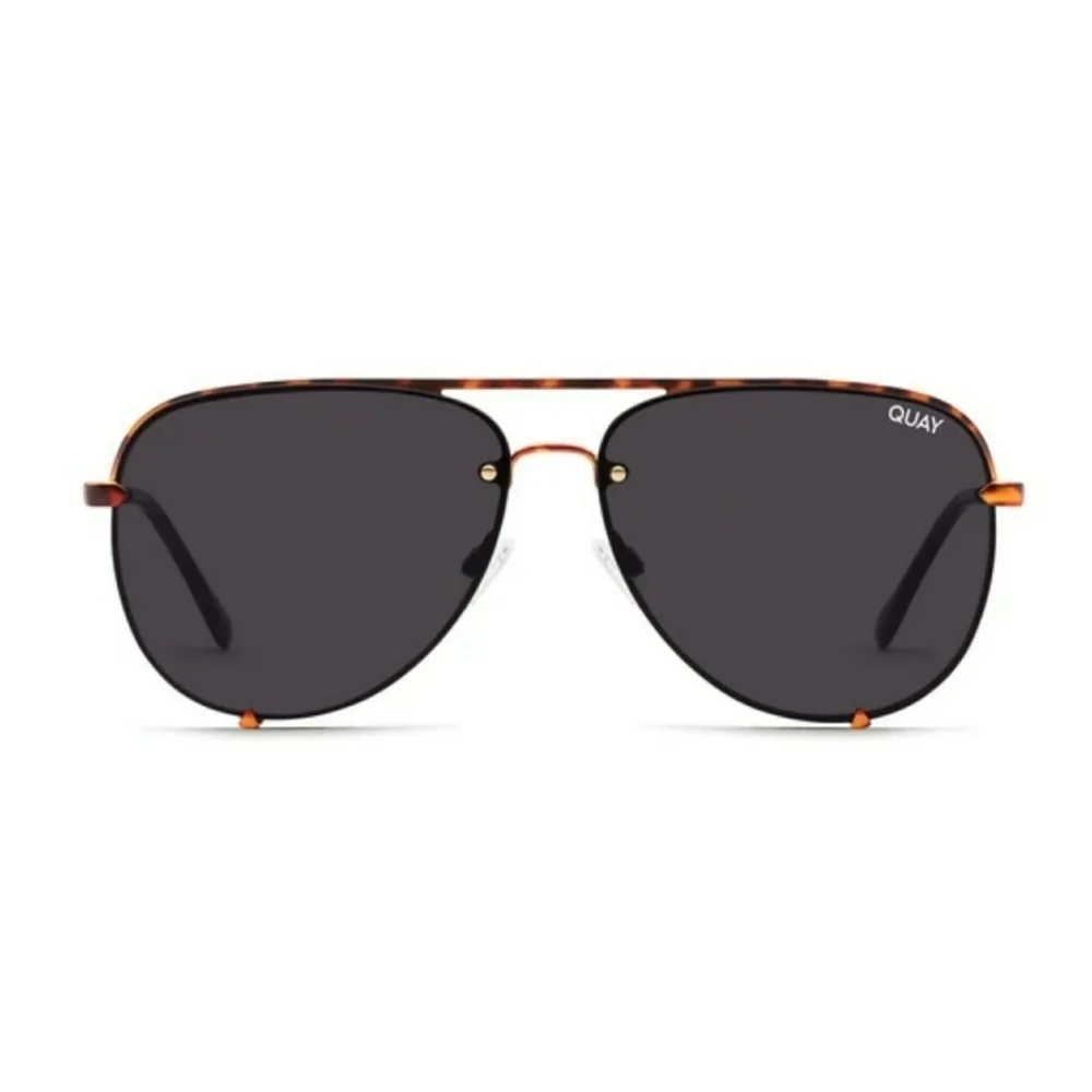 QUAY // ltd ed high key tortoise detail rimless black smoke lens aviators